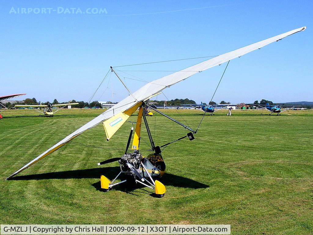 G-MZLJ, 1998 Pegasus Quantum 15 C/N 7421, Staffordshire Aero Club's 25th anniversary fly-in