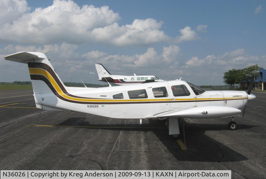 N36026, 1978 Piper PA-32RT-300 Lance C/N 32R-7885152, Piper PA-32RT-300 Lance on the line.