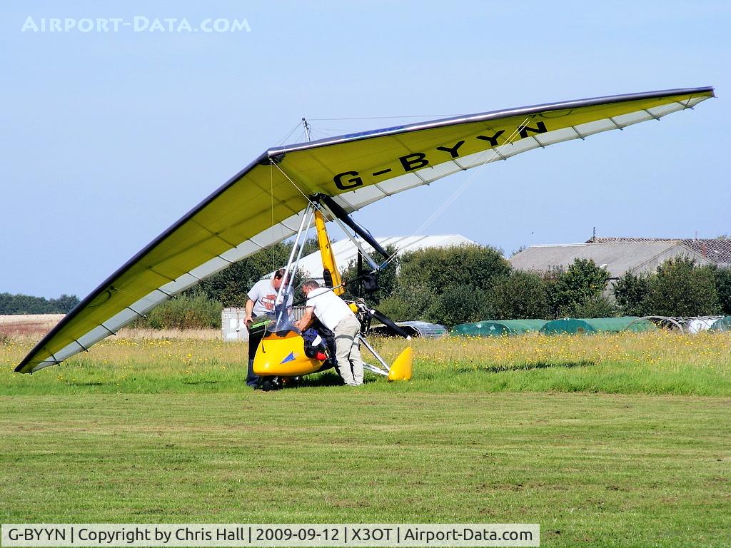 G-BYYN, 1999 Pegasus Quantum 15-912 C/N 7601, Staffordshire Aero Club's 25th anniversary fly-in