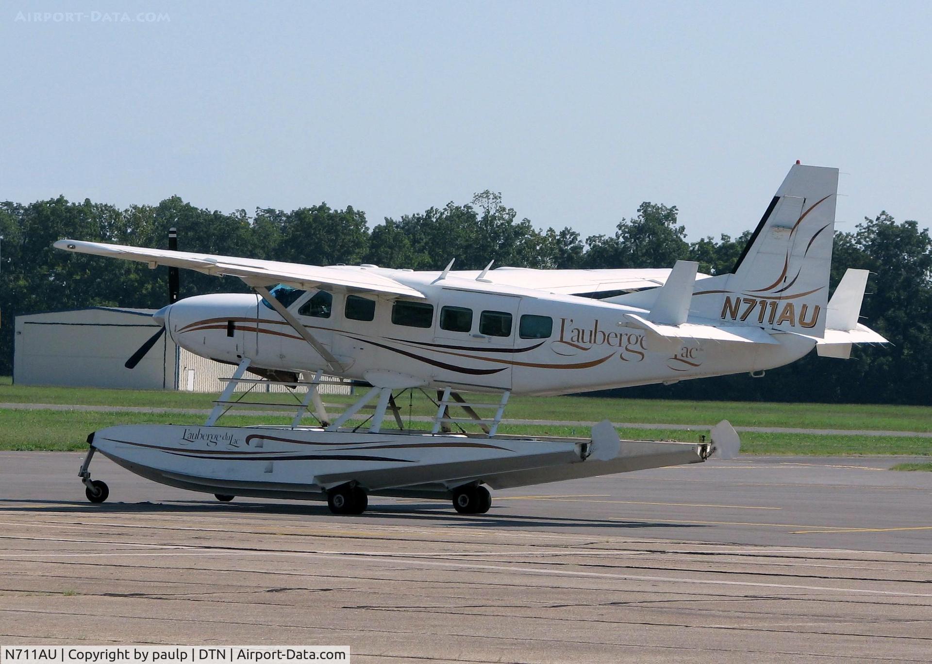 N711AU, 1990 Cessna 208 Caravan I C/N 208-00175, At Downtown Shreveport.