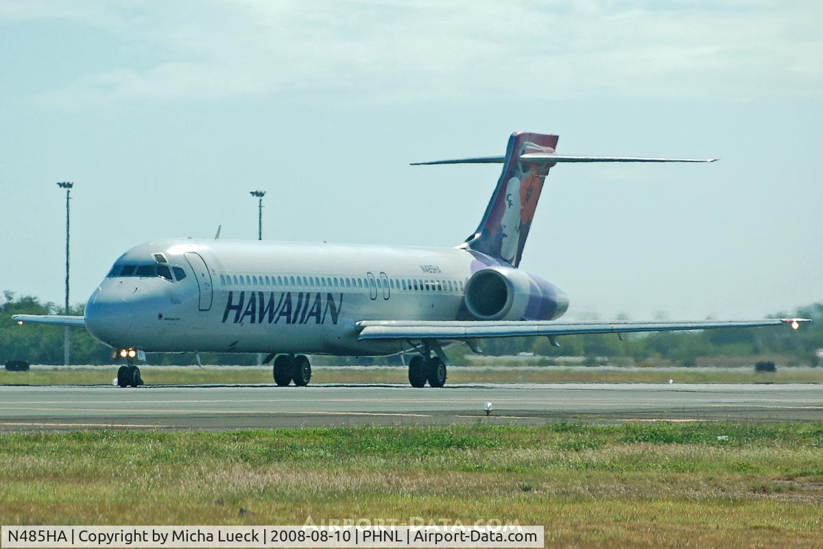 N485HA, 2001 Boeing 717-22A C/N 55130, Touching down