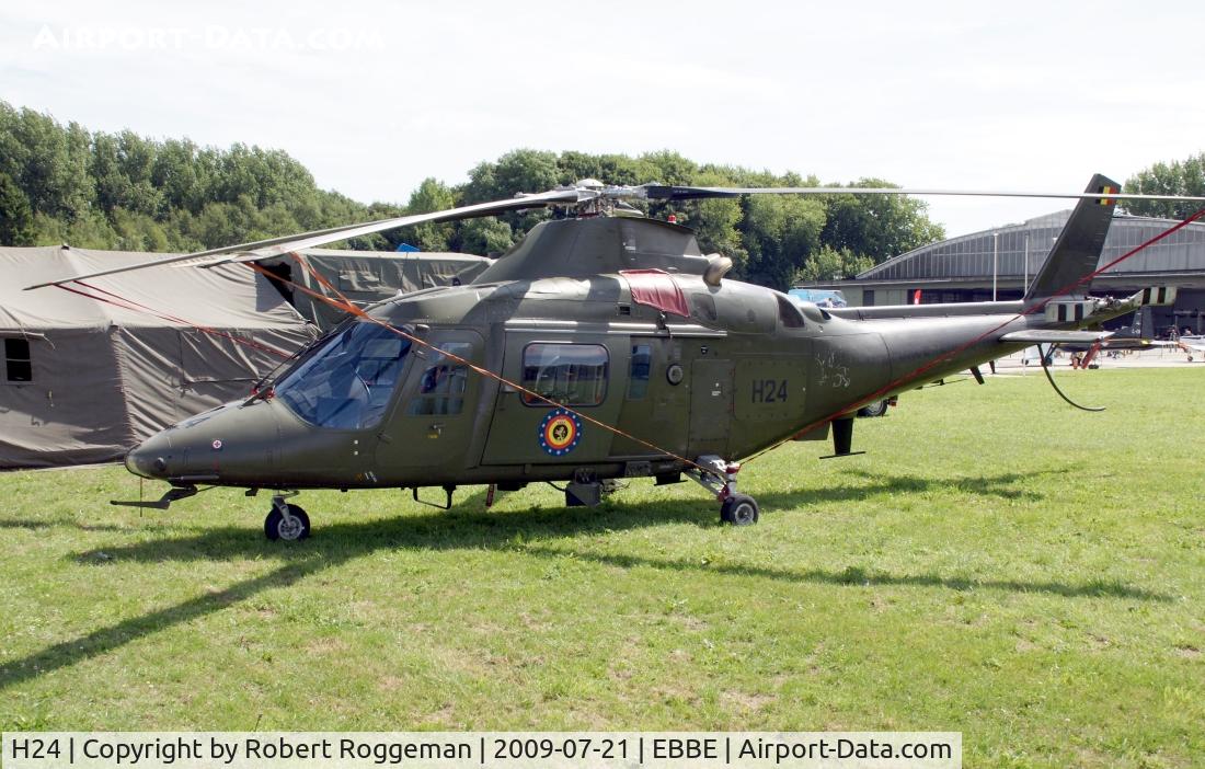 H24, Agusta A-109BA C/N 0324, Agusta A-109BA.Belgien Army.Open door Beauvechain