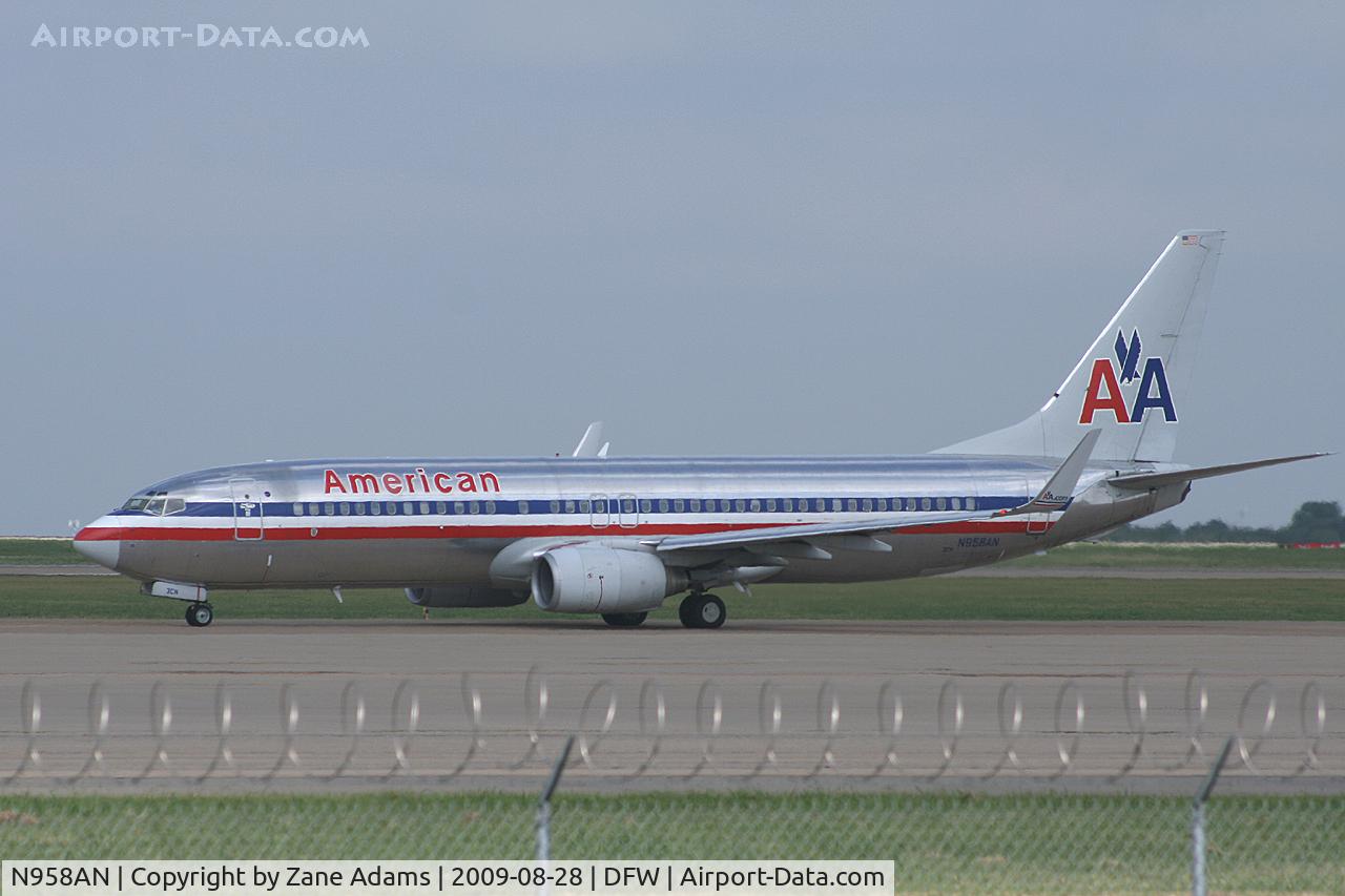 N958AN, 2001 Boeing 737-823 C/N 30091, American Airlines at DFW