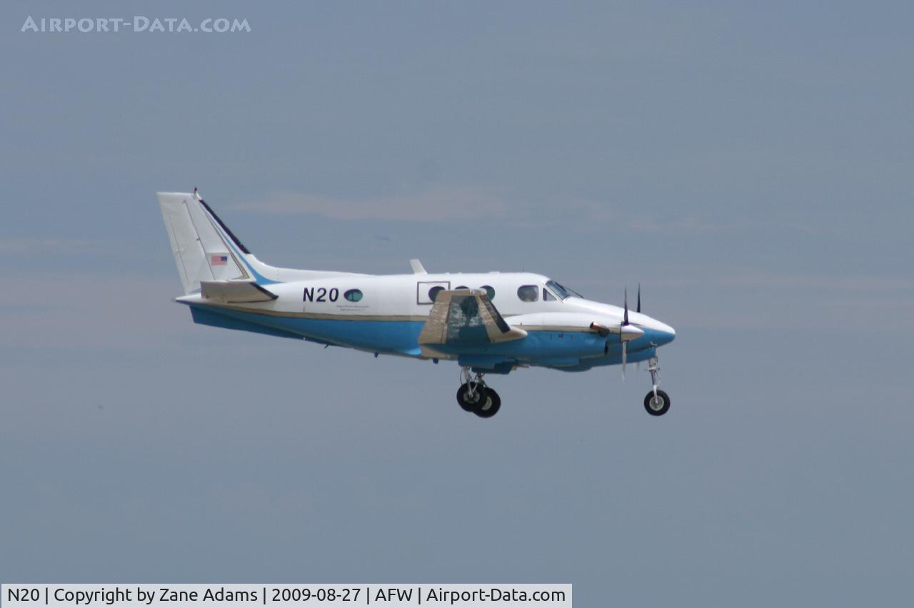 N20, 1980 Beech C90 King Air C/N LJ-912, FAA Kingair landing at Alliance Fort Worth
