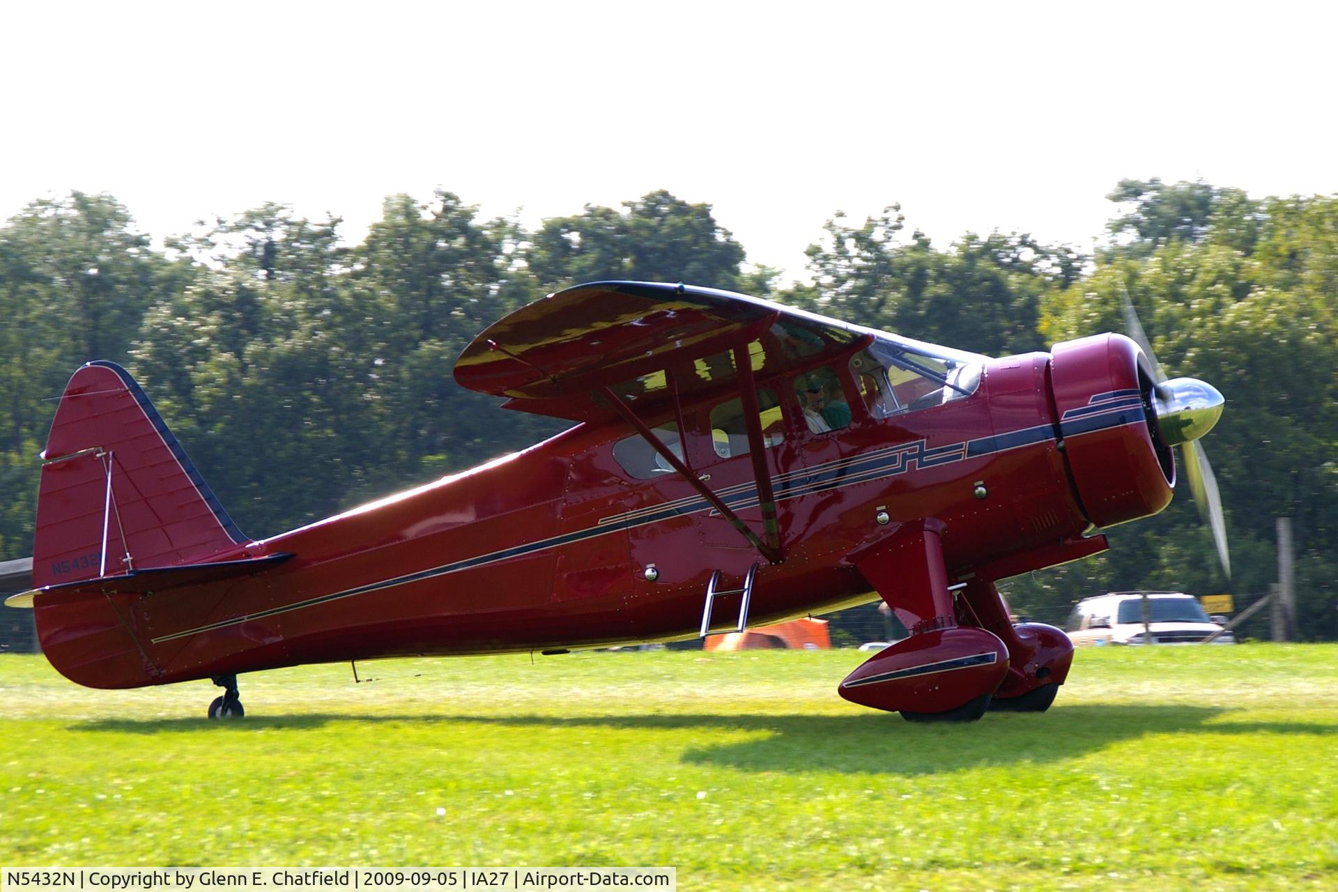 N5432N, 1940 Howard Aircraft DGA-15P C/N 519, At the Antique Airplane Association Fly In. GH-1 09769