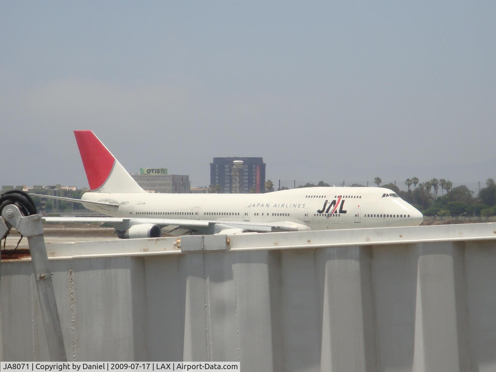 JA8071, 1990 Boeing 747-446 C/N 24423, preparing for take off