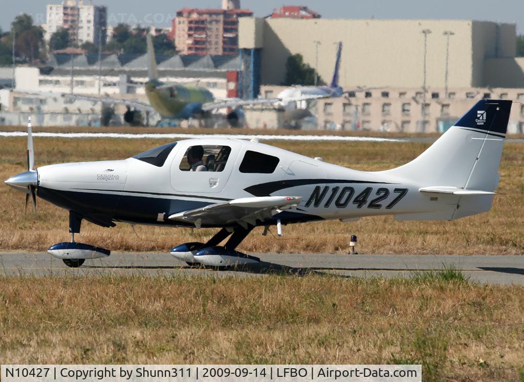 N10427, Cessna LC41-550FG C/N 411142, Taxiing holding point rwy 32R for departure...