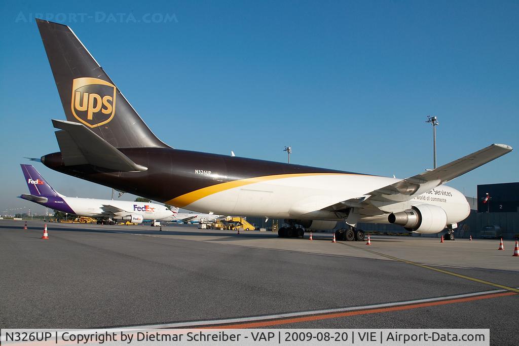 N326UP, 1998 Boeing 767-34AF C/N 27752, UPS Boeing 767-300