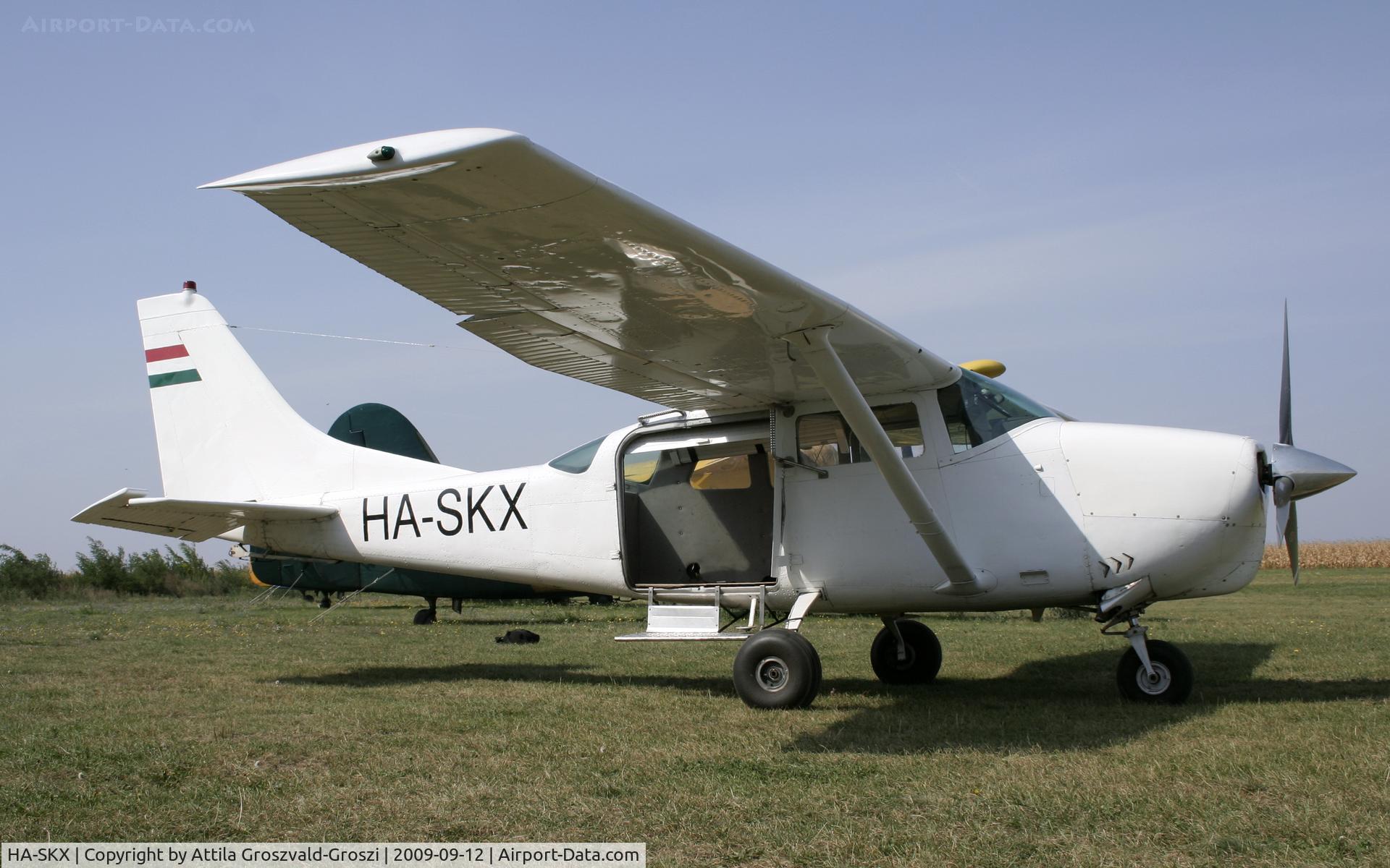 HA-SKX, 1964 Cessna U206A Super Skywagon C/N U206-0433, Úrhida Airport, Hungary