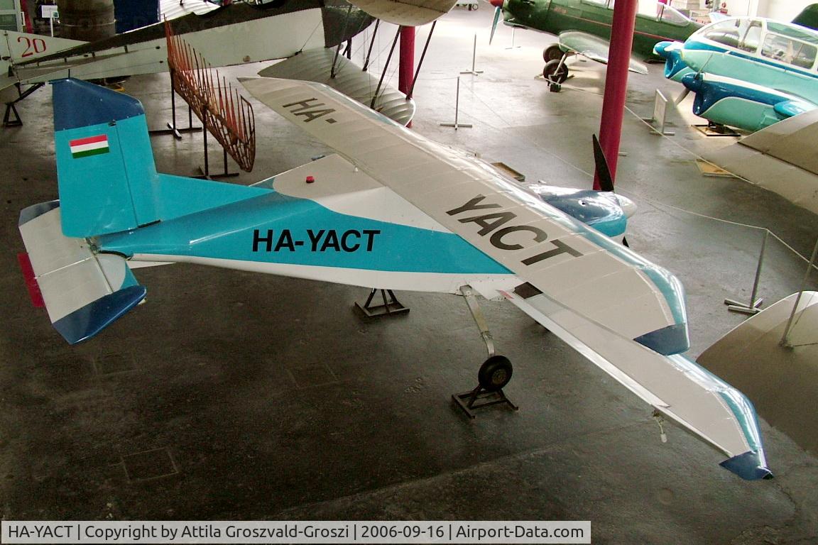 HA-YACT, 1993 Ganzavia Ltd. GAK-22 Dino C/N 001-93, Budapest is a traffic museum, a Petöfi hall.