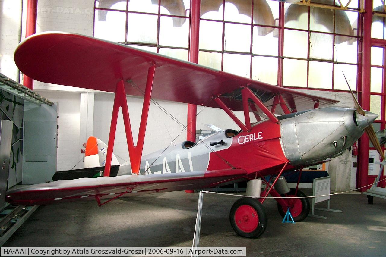 HA-AAI, 1988 Bánhidi Gerle 13 - Replica C/N F-04, Budapest is a traffic museum, a Petöfi hall.