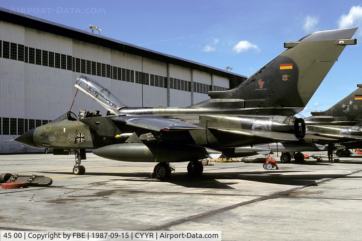 45 00, Panavia Tornado IDS C/N 504/GS153/4200, PA200 Tornado IDS at the flightline at Goose Bay