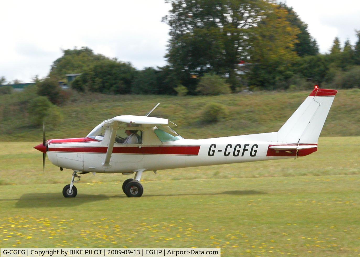 G-CGFG, 1983 Cessna 152 C/N 15285724, ARRIVING RWY 03, PREV. REG, N94559.  POPHAM RUSSIAN AIRCRAFT FLY-IN