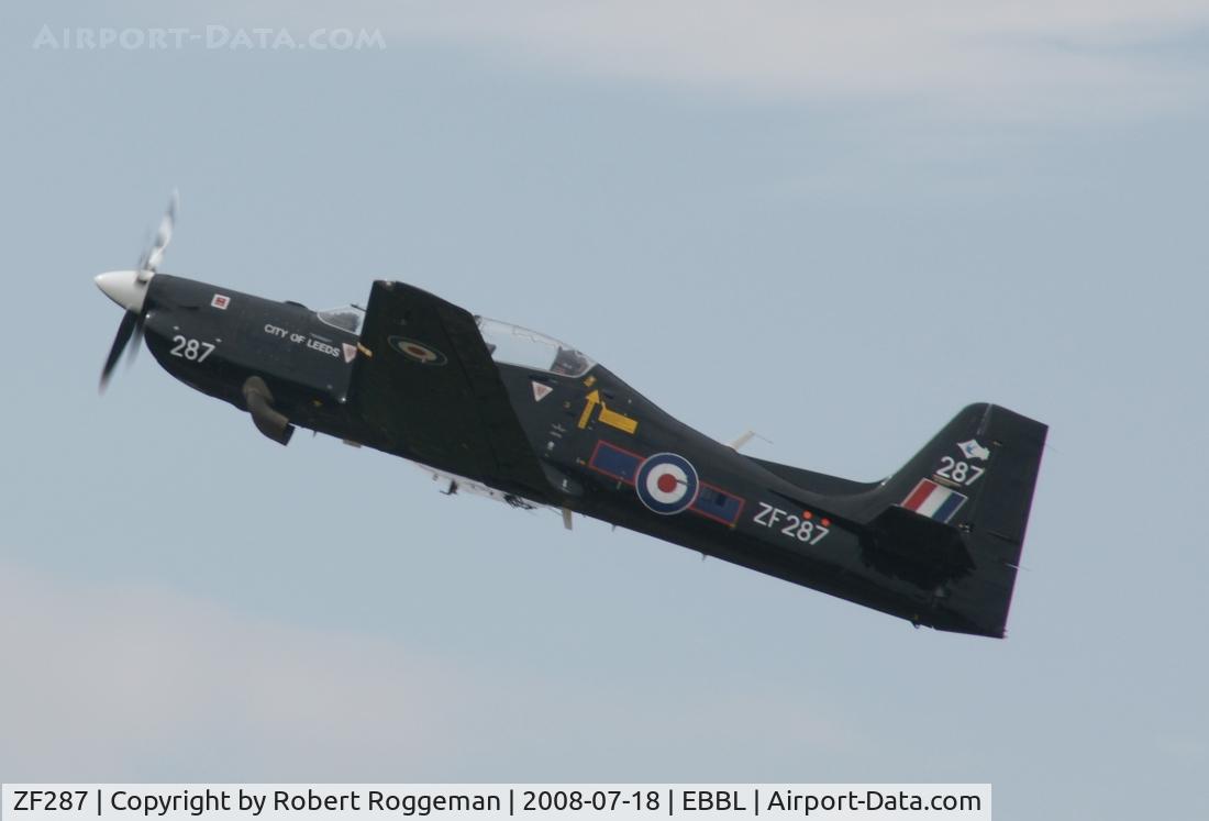 ZF287, 1991 Short S-312 Tucano T1 C/N S085/T58, 72(R)Squadron RAF.City of Leeds.Departing for trainingsession Sanicole Air Show.
