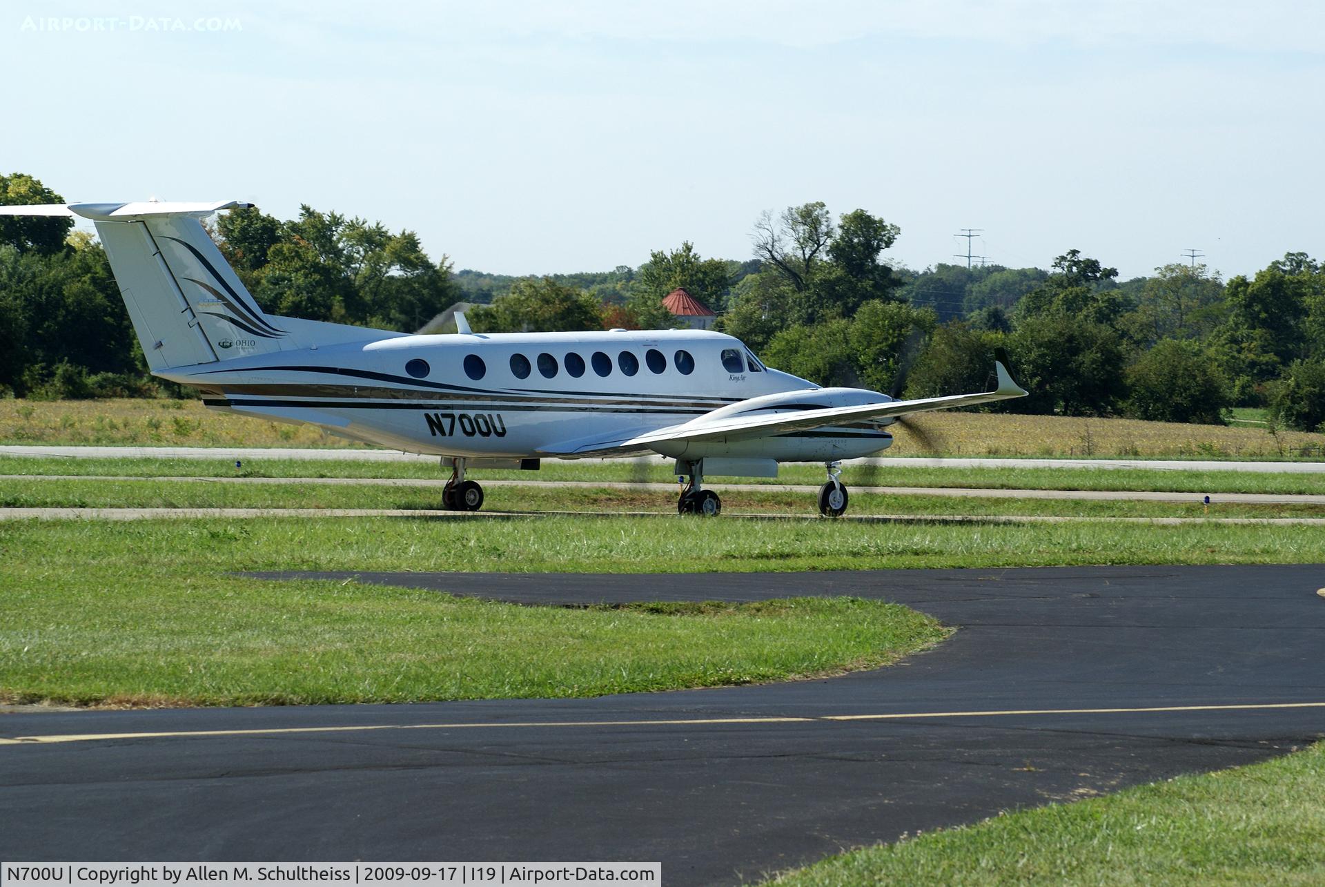 N700U, Raytheon Aircraft Company B300 C/N FL-363, Beech King Air B300