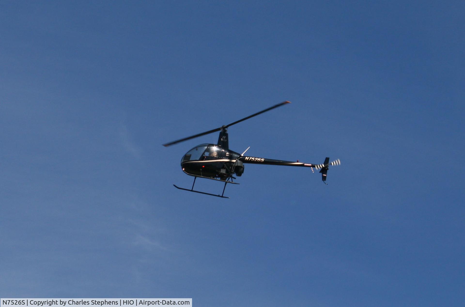 N7526S, 2004 Robinson R22 Beta C/N 3584, Flying over airport