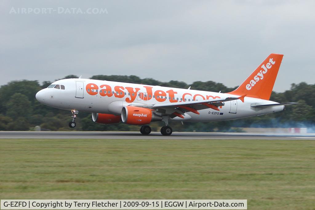 G-EZFD, 2009 Airbus A319-111 C/N 3810, Easyjet A319 landing at Luton