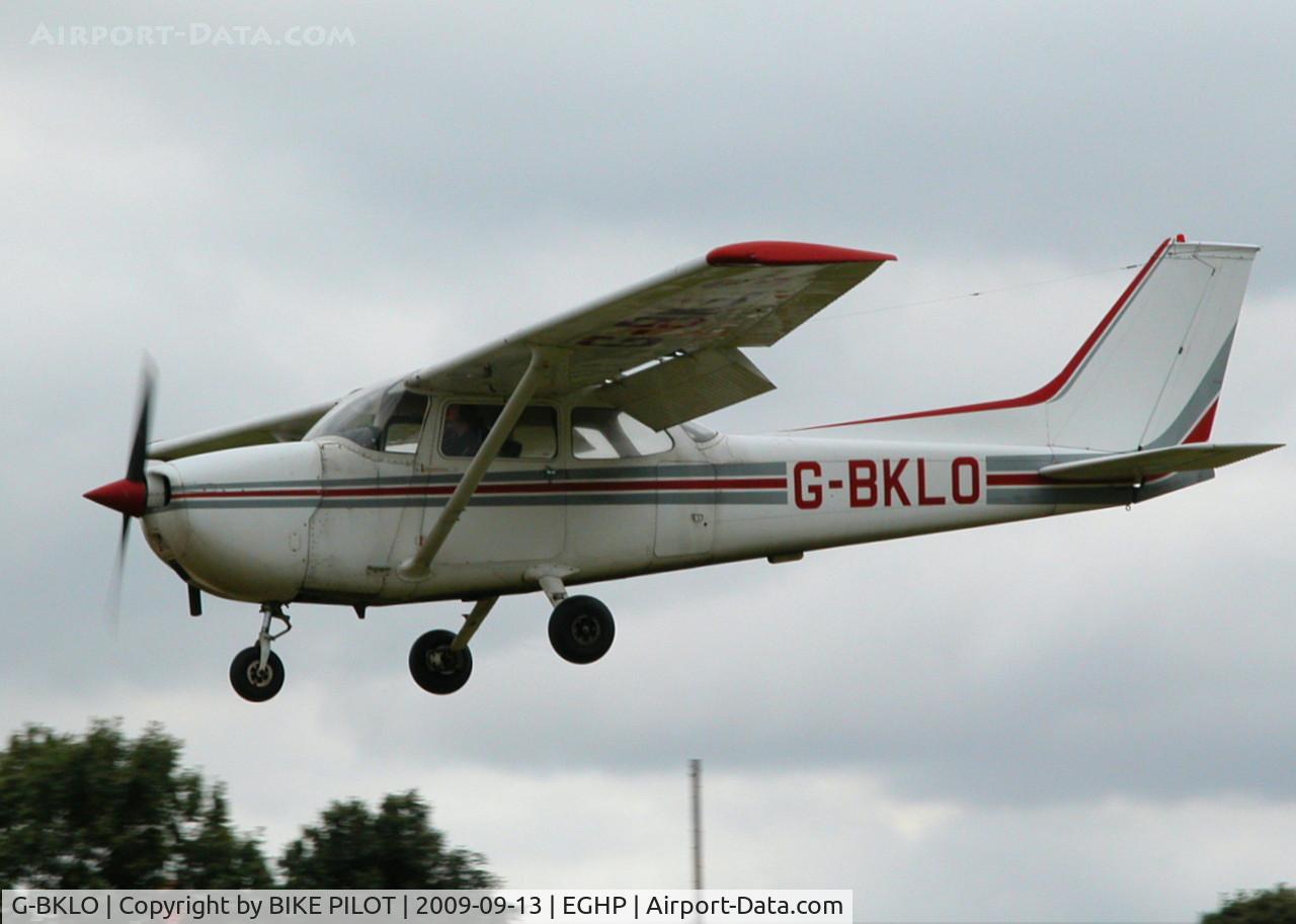 G-BKLO, 1975 Reims F172M ll Skyhawk C/N 1380, FINALS FOR RWY 03, PREV. REG. PH-BET.  POPHAM RUSSIAN AIRCRAFT FLY-IN