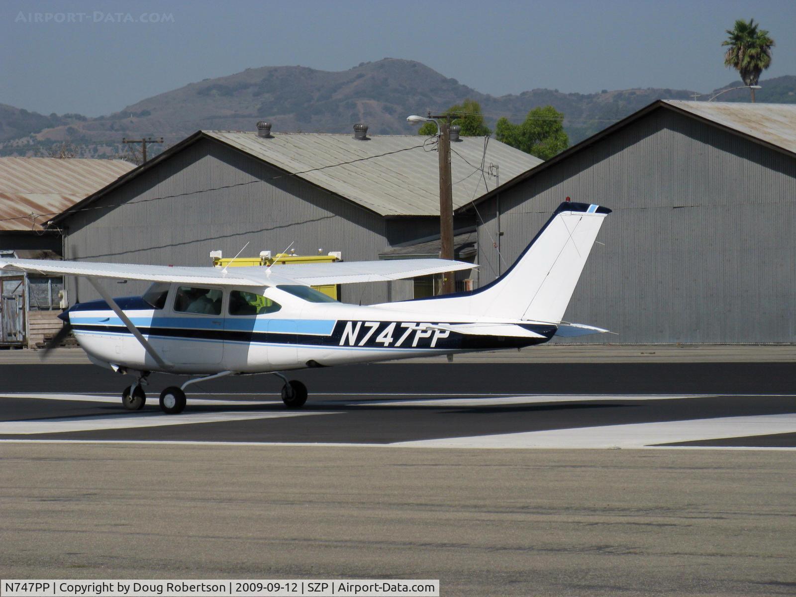 N747PP, 1980 Cessna 182R Skylane C/N R18201587, 1980 Cessna R182 SKYLANE, Lycoming O-540-J3C5D derated to 235 Hp, takeoff roll Rwy 22