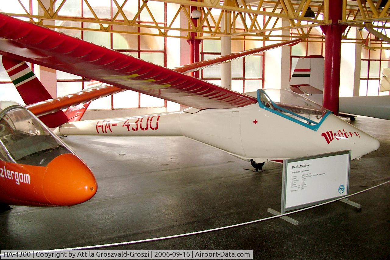 HA-4300, 1960 Rubik R-25 Mokány C/N E-1165, Budapest is a traffic museum, a Petöfi hall.