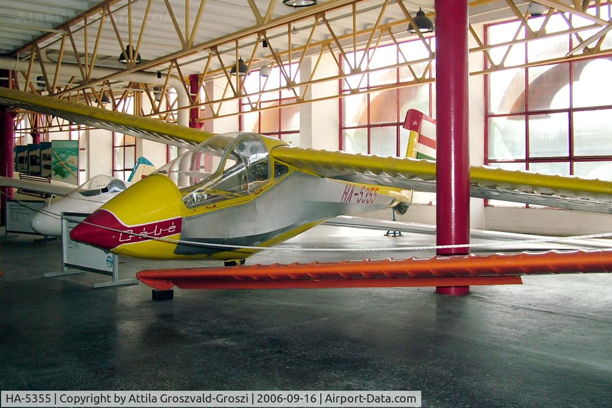 HA-5355, 1964 Rubik R-26S Góbé C/N E-1224, Budapest is a traffic museum, a Petöfi hall.