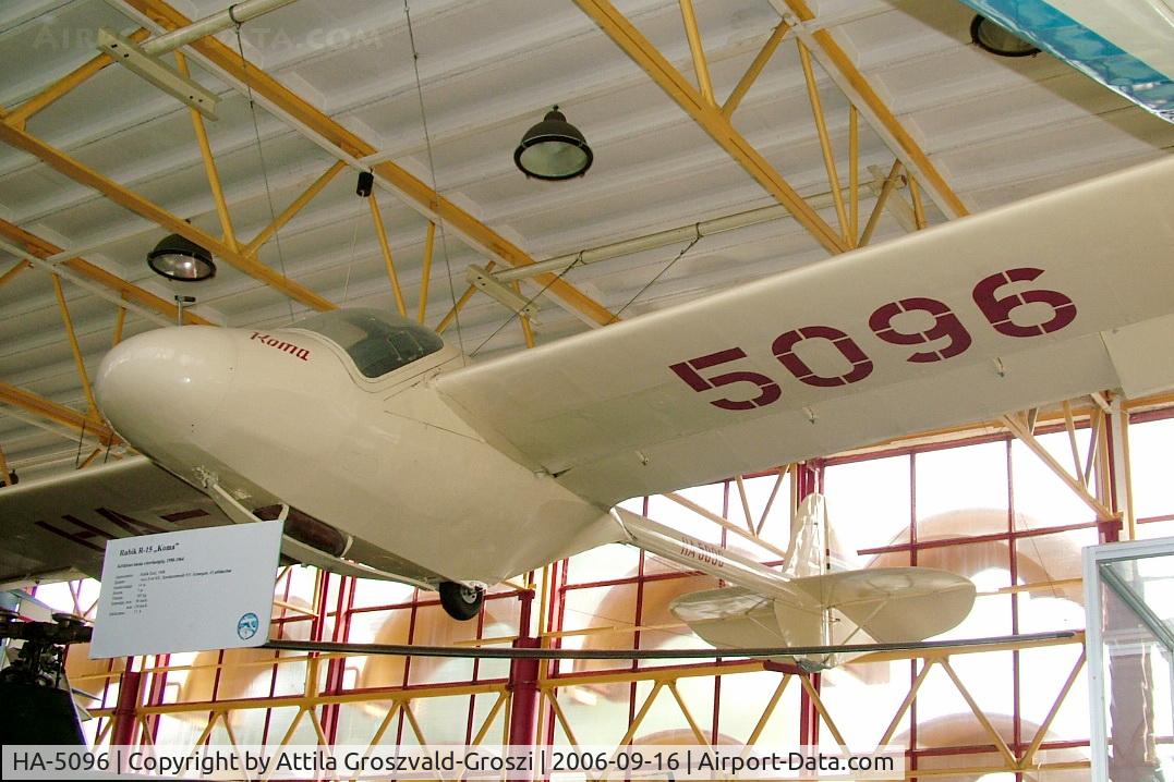 HA-5096, 1951 Rubik R-15b Koma C/N E-845, Budapest is a traffic museum, a Petöfi hall.