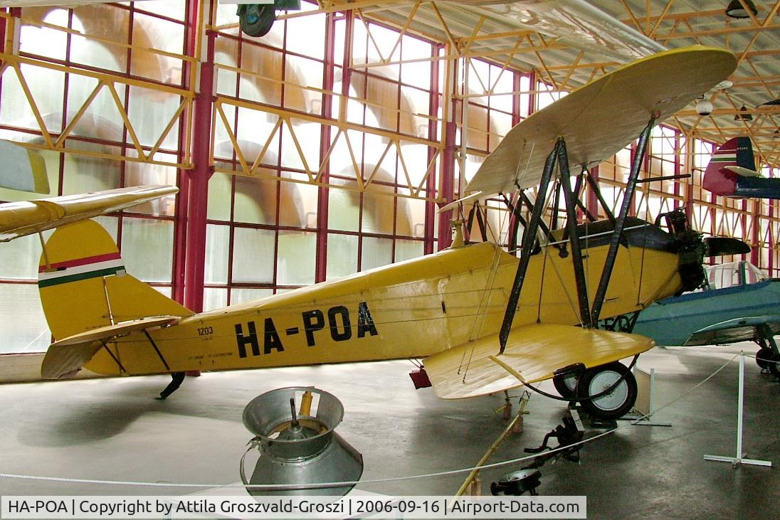HA-POA, 1946 Polikarpov Po-2S C/N 0083, Budapest is a traffic museum, a Petöfi hall.