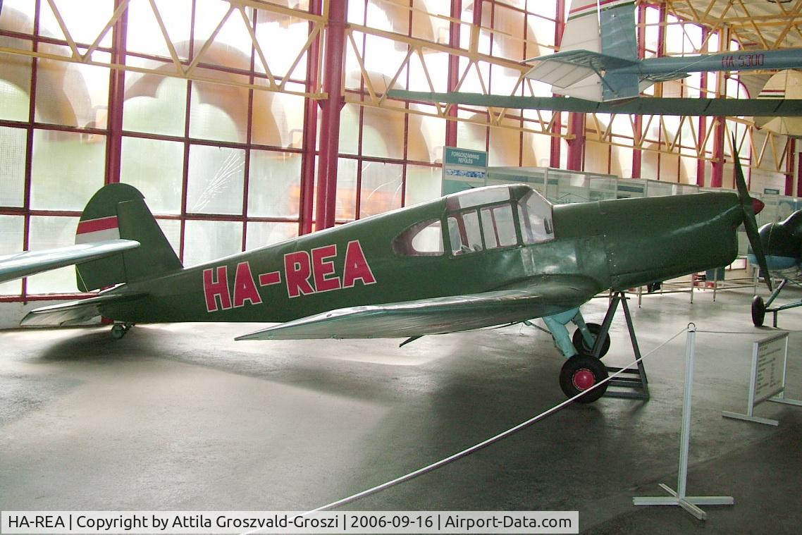 HA-REA, Benes-Mraz M-1C Sokol C/N 209, Budapest is a traffic museum, a Petöfi hall.