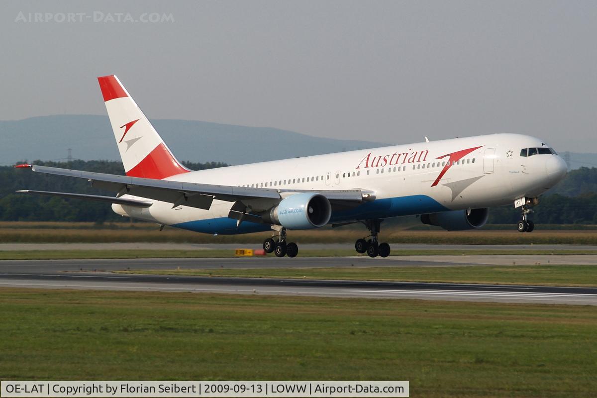 OE-LAT, 1991 Boeing 767-31A C/N 25273, Short final rwy 34