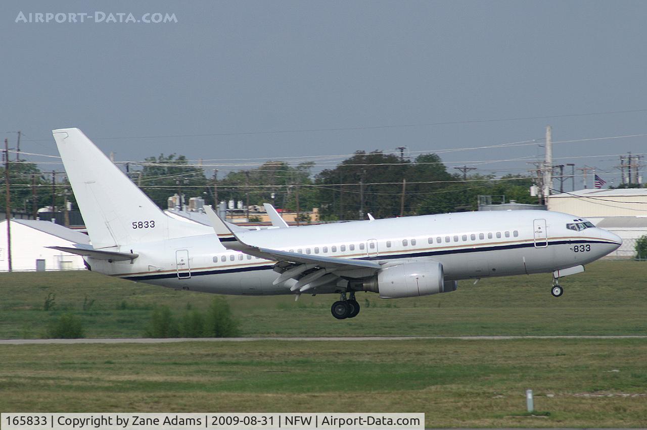 165833, 2002 Boeing C-40A (737-7AF) Clipper C/N 32597, Landing at NASJRB Fort Worth