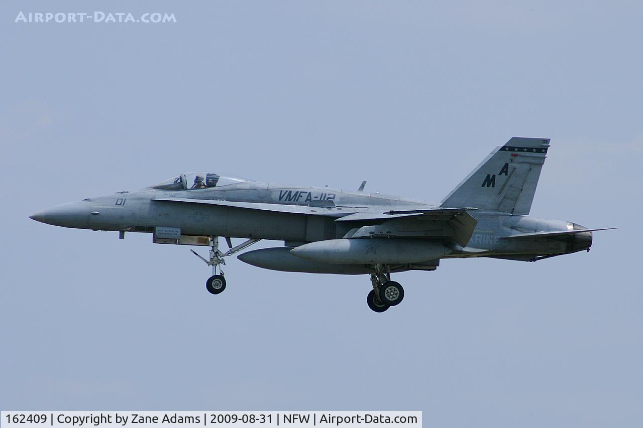 162409, McDonnell Douglas F/A-18A+ Hornet C/N 241/A191, Landing at Navy Fort Worth