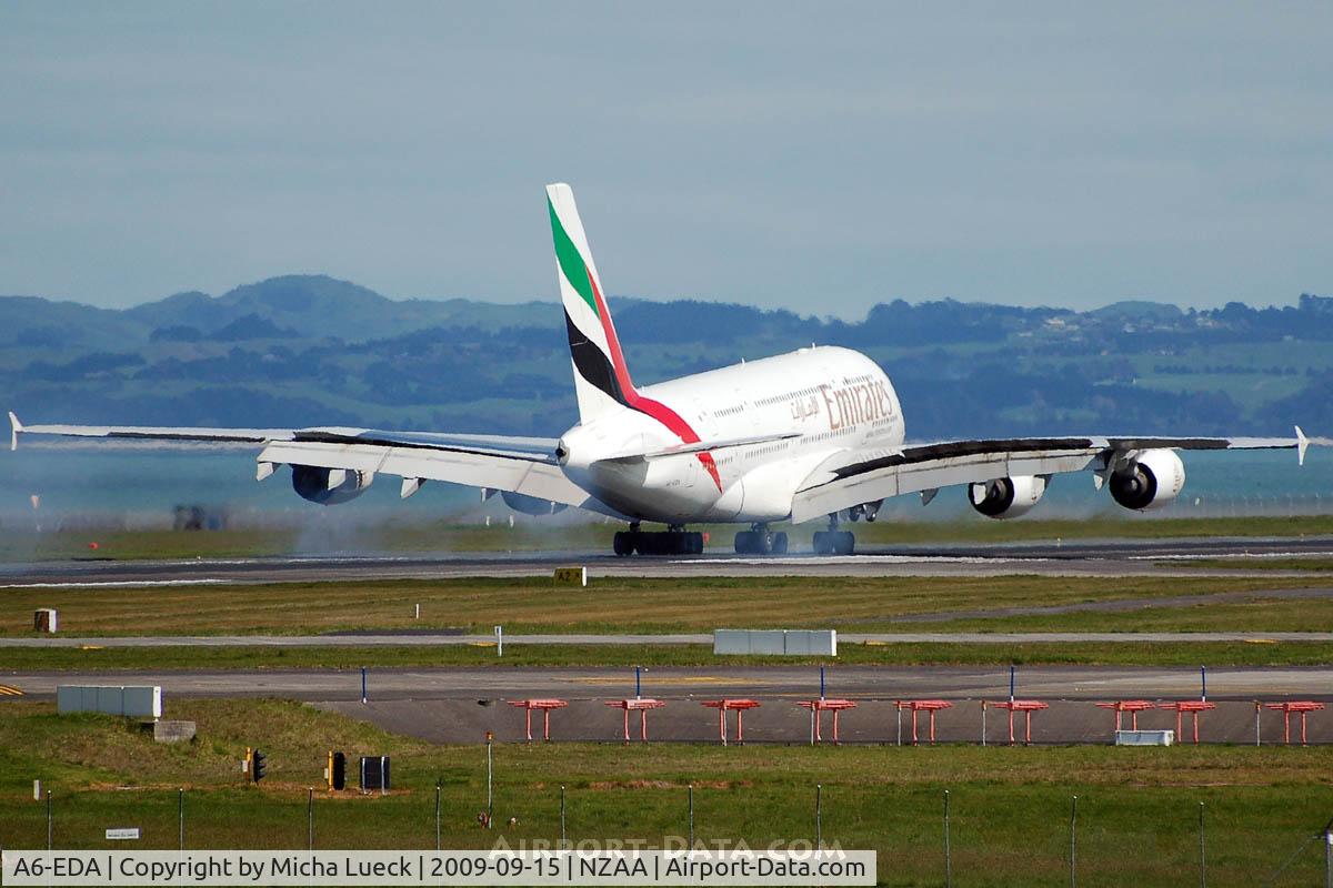 A6-EDA, 2007 Airbus A380-861 C/N 011, Touching down