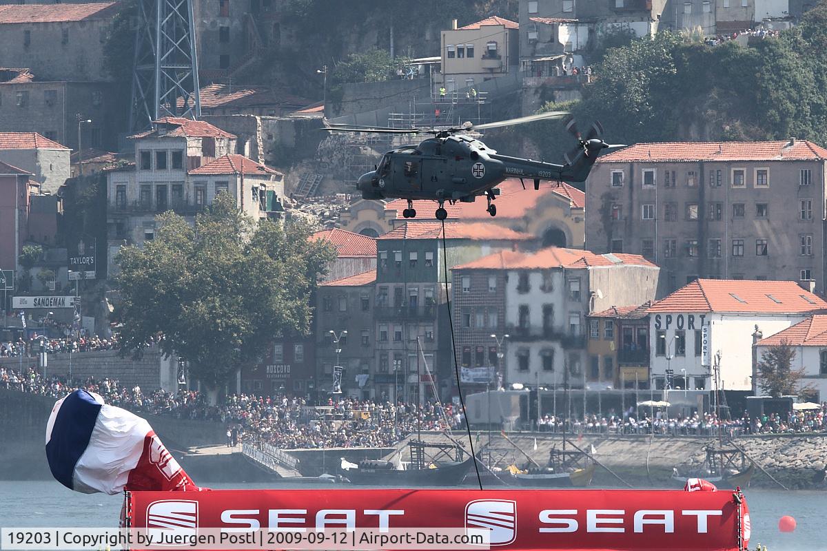 19203, 1993 Westland Super Lynx Mk.95 C/N 375, Red Bull Air Race Porto 2009 - Portugal Navy - Westland WG-13 Lynx Mk95