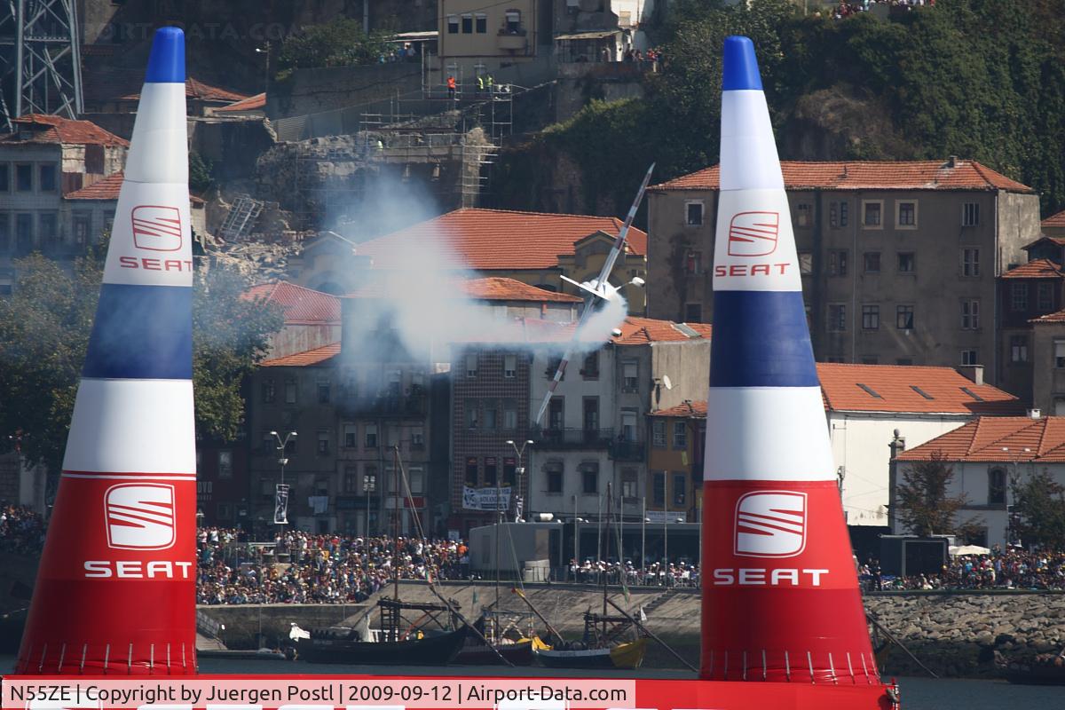 N55ZE, 2007 Zivko Edge 540 C/N 0040A, Red Bull Air Race Porto 2009 - Paul Bonhomme