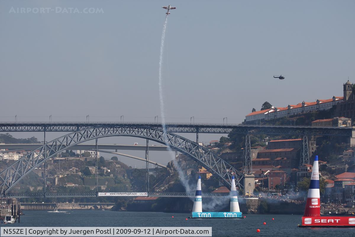 N55ZE, 2007 Zivko Edge 540 C/N 0040A, Red Bull Air Race Porto 2009 - Paul Bonhomme