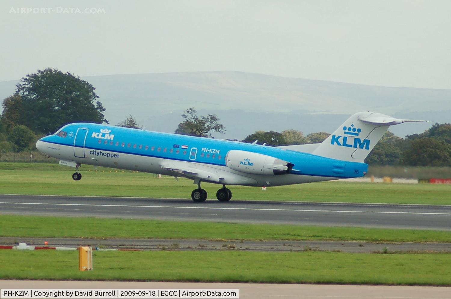 PH-KZM, 1995 Fokker 70 (F-28-0070) C/N 11561, KLM Cityhopper F28 - Taking Off