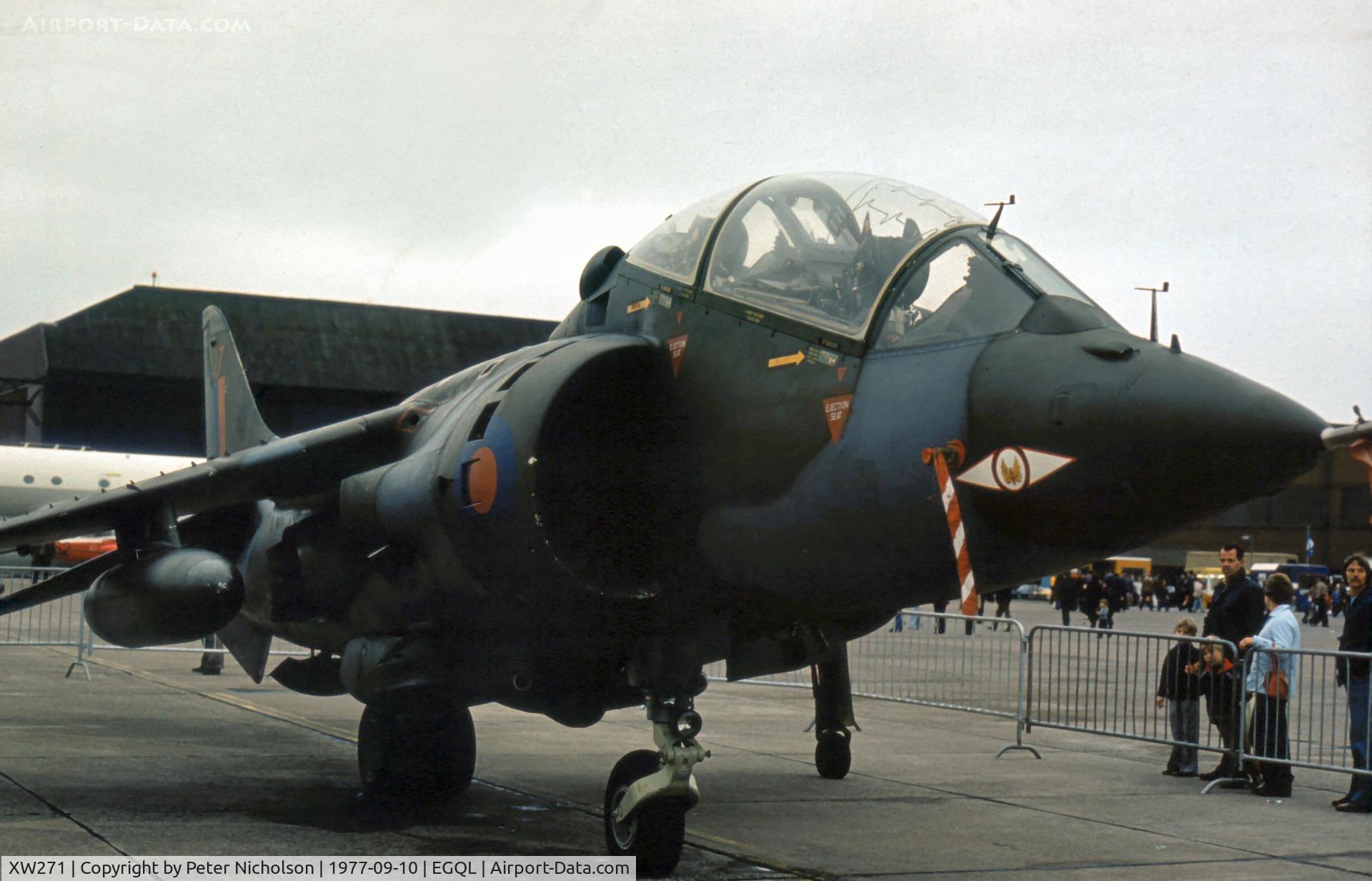 XW271, 1971 Hawker Siddeley Harrier T.4 C/N 212010, Another view of the 1 Squadron Harrier T.4 at the 1977 RAF Leuchars Airshow.