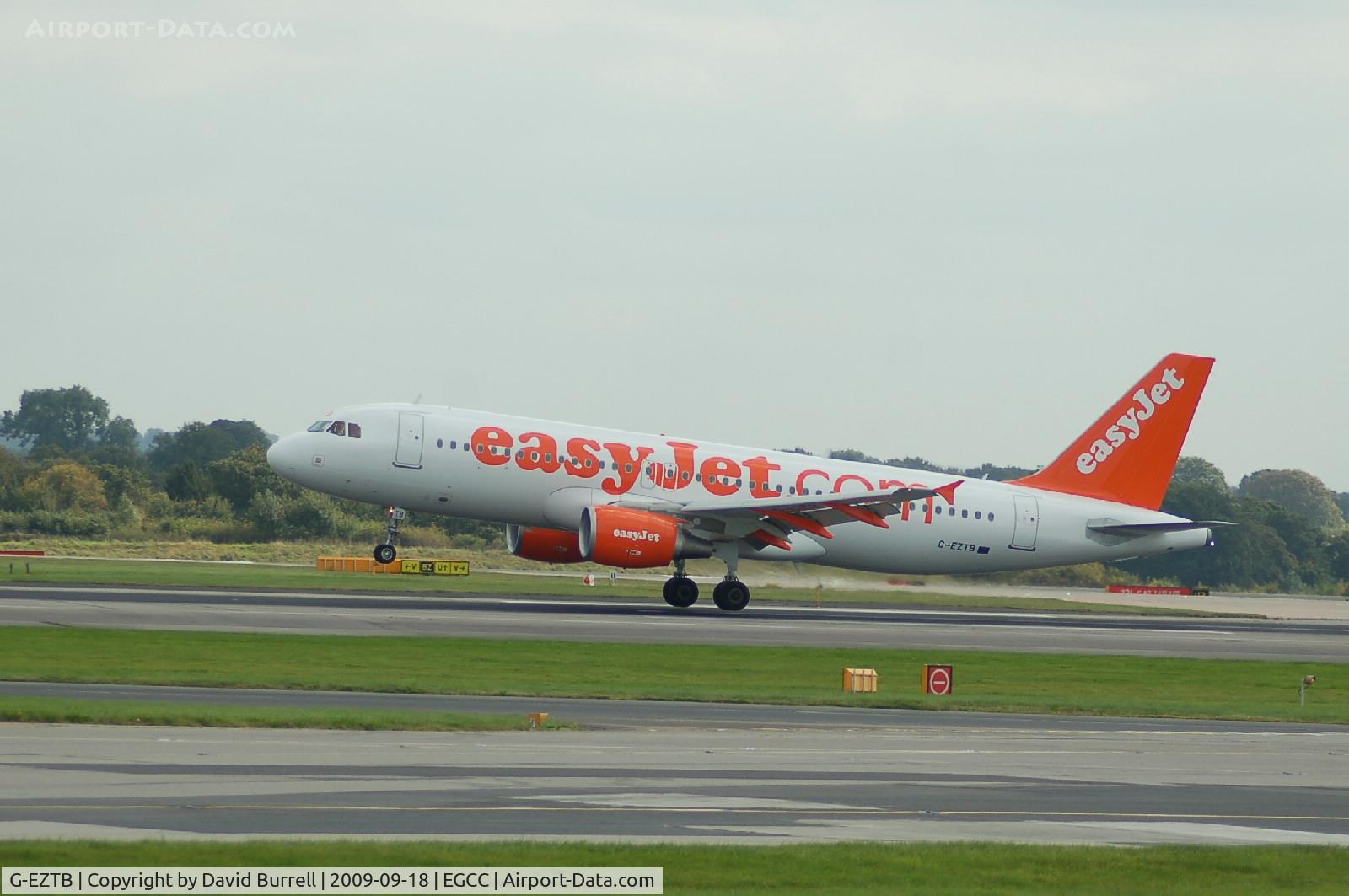 G-EZTB, 2009 Airbus A320-214 C/N 3843, EAsyjet - Airbus A320-214 - Taking Off