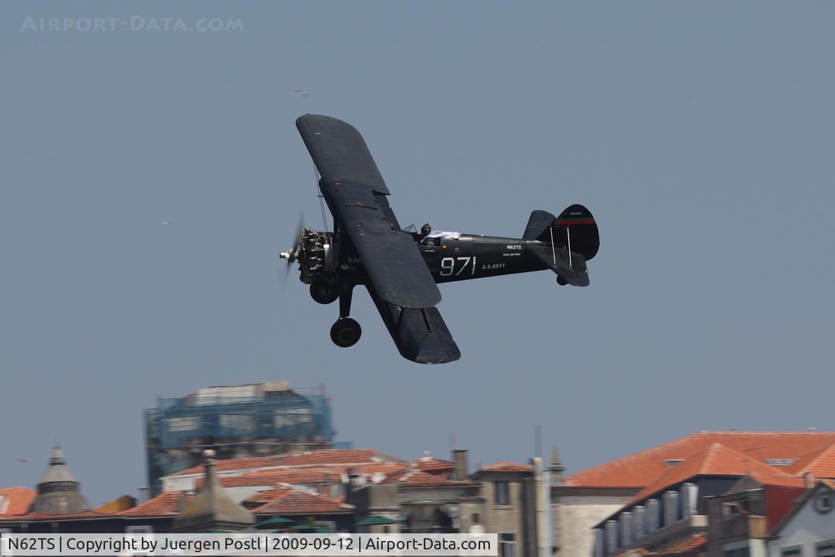 N62TS, 1940 Boeing A75N1(PT17) C/N 75-971, Red Bull Air Race Porto 2009 - Boeing N2S-1 Kaydet