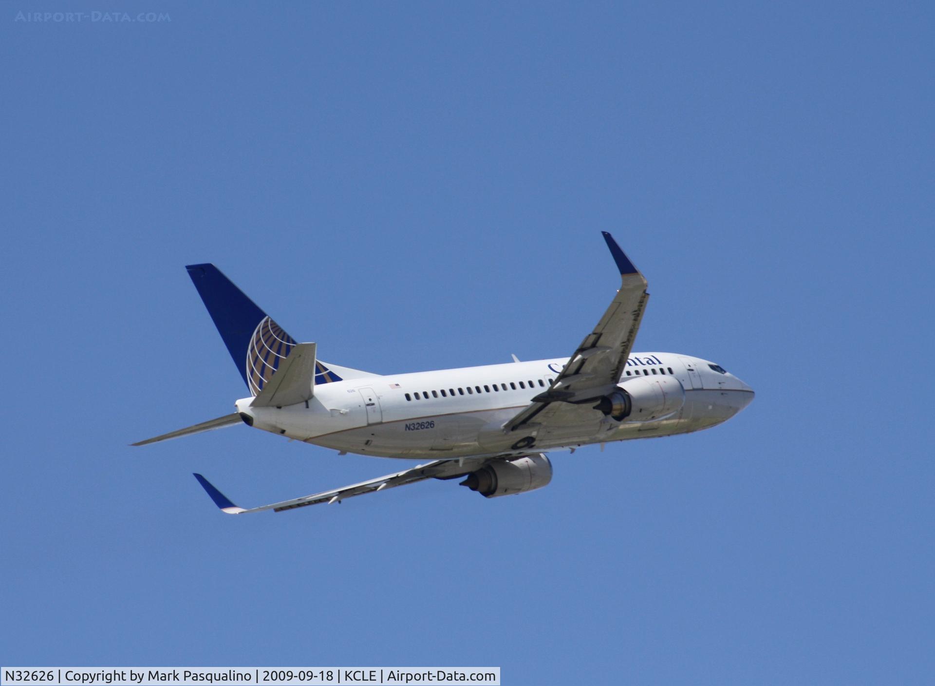 N32626, 1995 Boeing 737-524 C/N 27530, Boeing 737-500