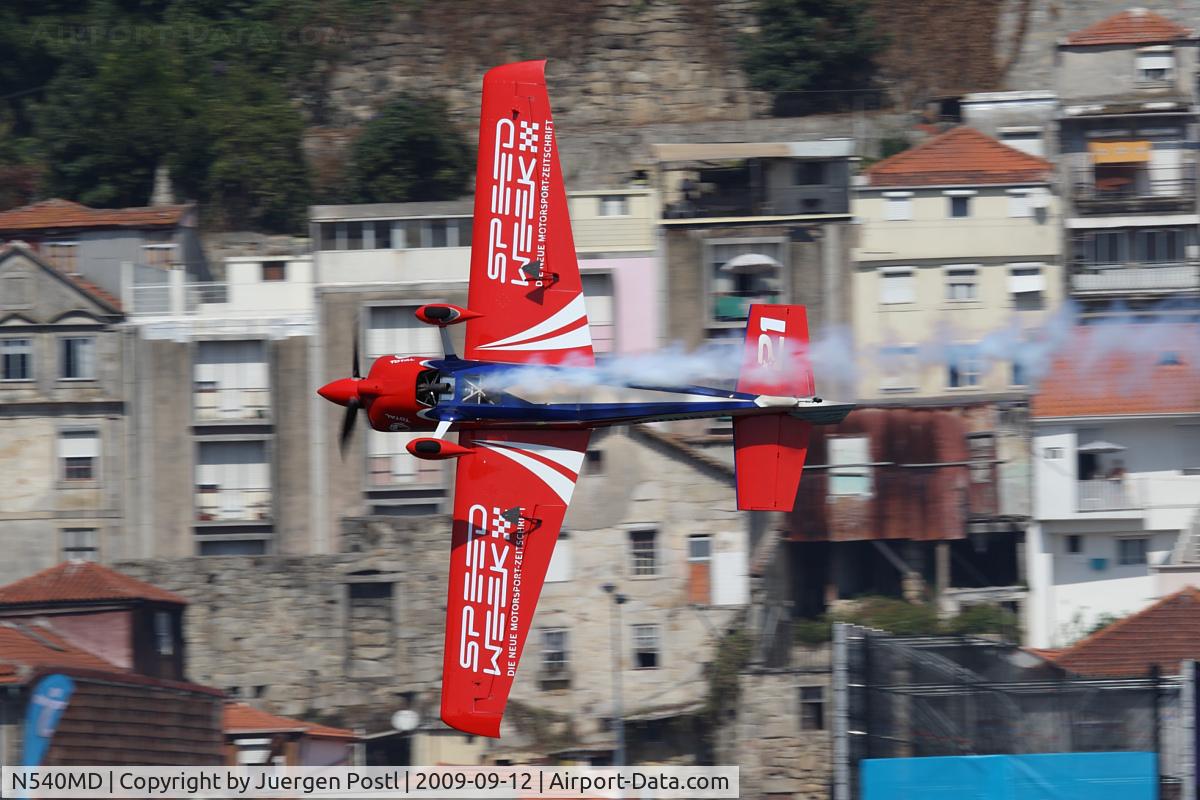 N540MD, 2008 Zivko Edge 540 C/N 0043, Red Bull Air Race Porto 2009 - Matthias Dolderer