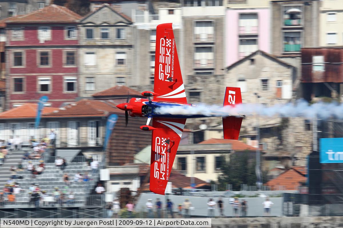 N540MD, 2008 Zivko Edge 540 C/N 0043, Red Bull Air Race Porto 2009 - Matthias Dolderer