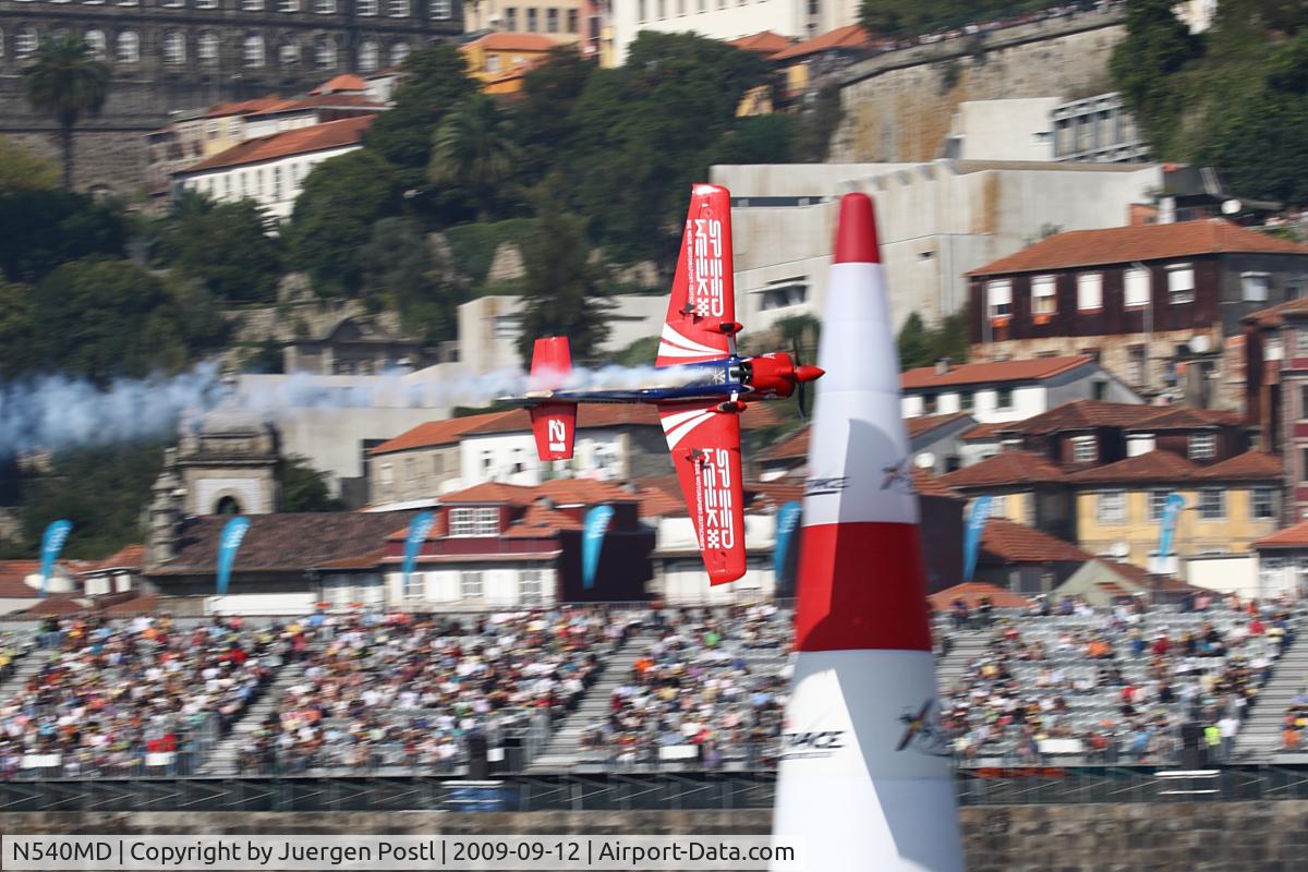 N540MD, 2008 Zivko Edge 540 C/N 0043, Red Bull Air Race Porto 2009 - Matthias Dolderer