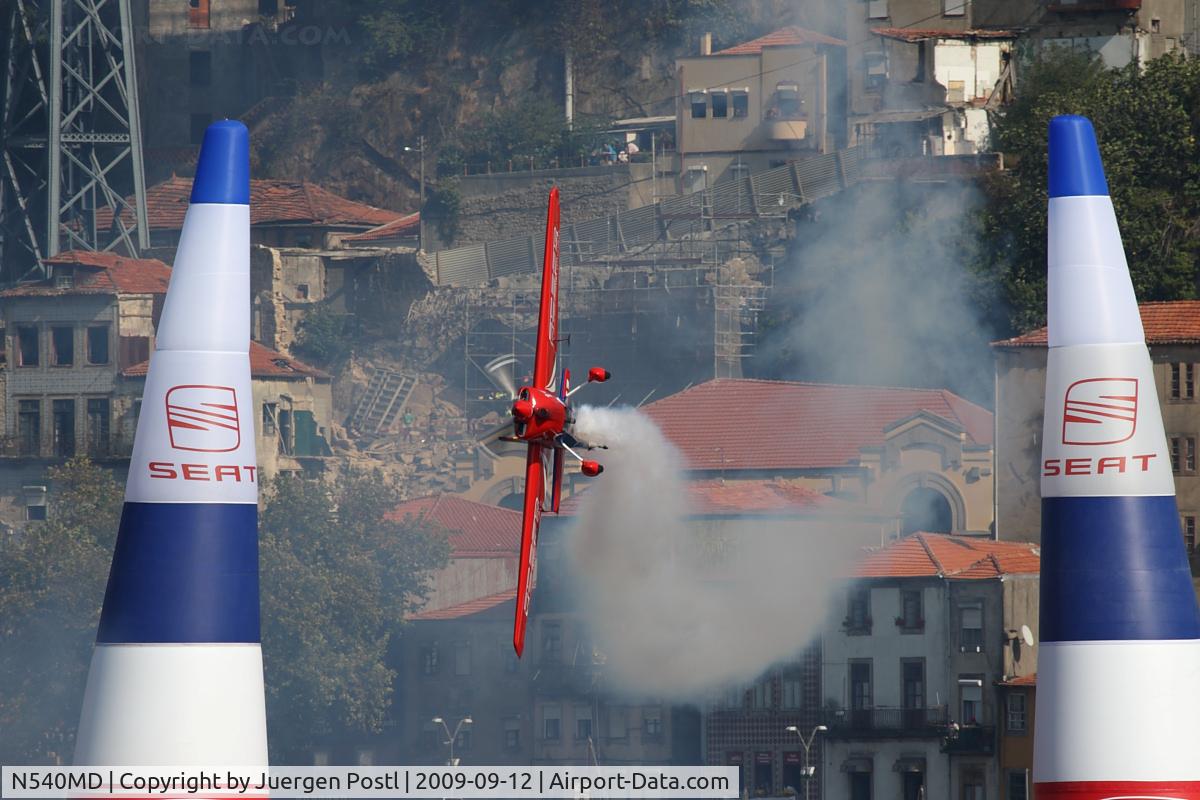 N540MD, 2008 Zivko Edge 540 C/N 0043, Red Bull Air Race Porto 2009 - Matthias Dolderer