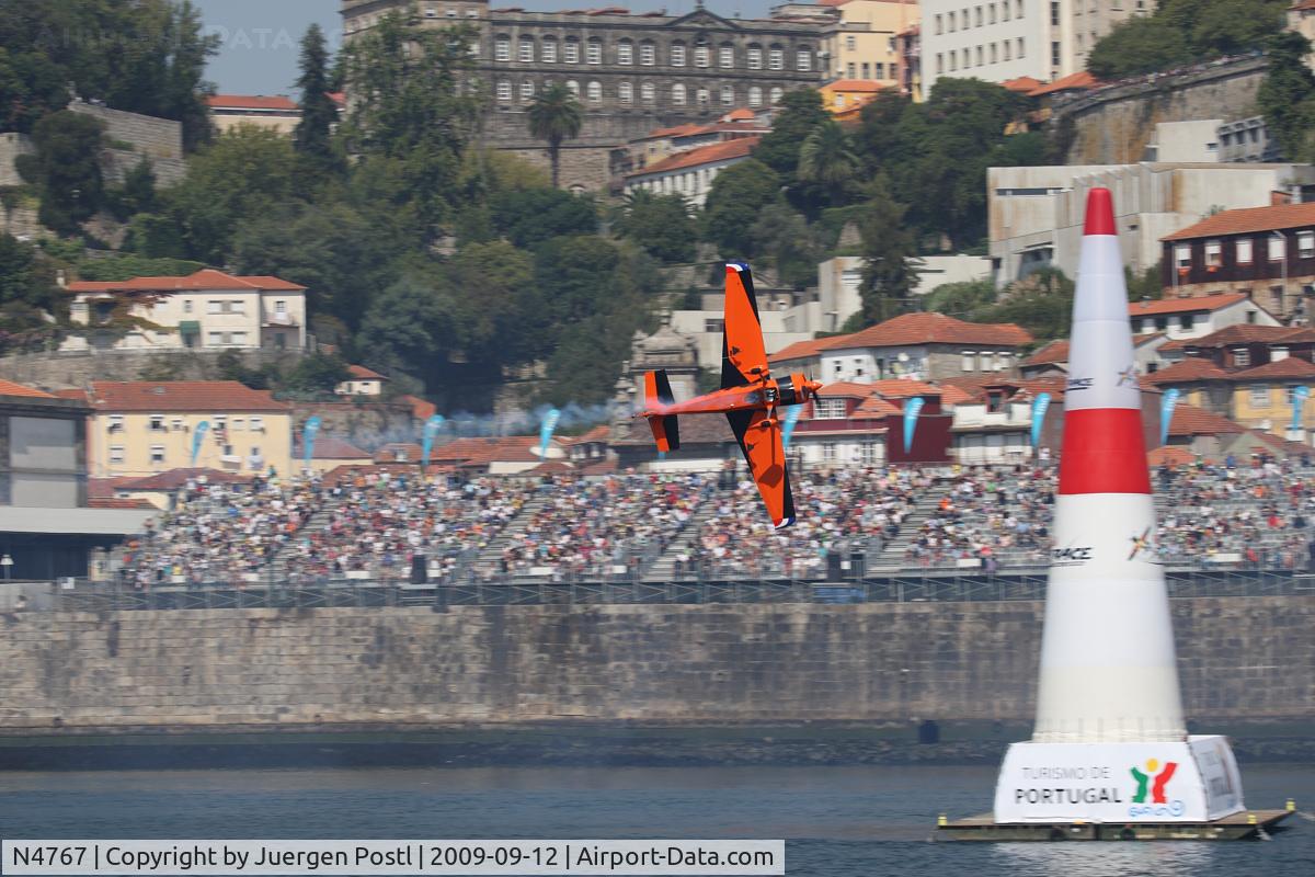 N4767, Zivko Edge 540 C/N 0045, Red Bull Air Race Porto 2009 - Nicolas Ivanoff