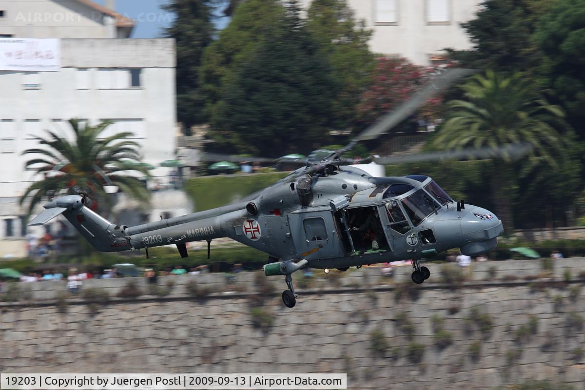 19203, 1993 Westland Super Lynx Mk.95 C/N 375, Red Bull Air Race Porto 2009 - Portugal Navy - Westland WG-13 Lynx Mk95
