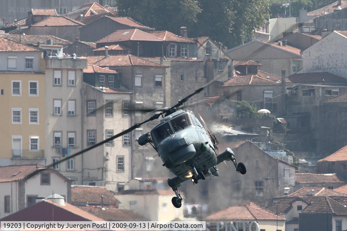 19203, 1993 Westland Super Lynx Mk.95 C/N 375, Red Bull Air Race Porto 2009 - Portugal Navy - Westland WG-13 Lynx Mk95