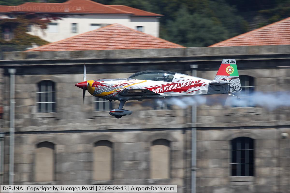 D-EUCE, Cessna 172RG Cutlass RG C/N 172RG0475 ?, Red Bull Air Race Porto 2009 - Extra EA-300LP