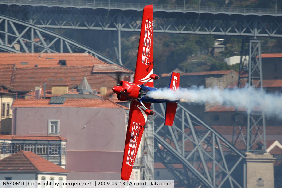 N540MD, 2008 Zivko Edge 540 C/N 0043, Red Bull Air Race Porto 2009 - Matthias Dolderer