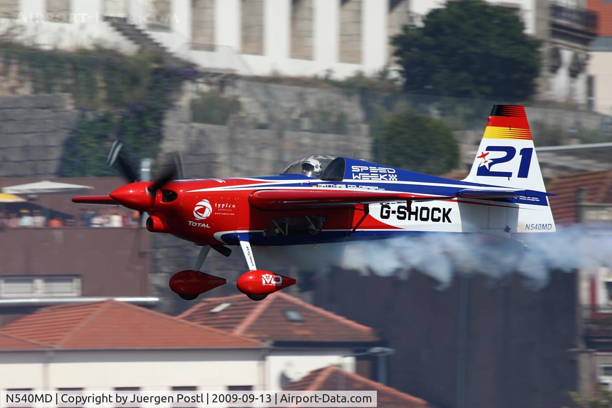 N540MD, 2008 Zivko Edge 540 C/N 0043, Red Bull Air Race Porto 2009 - Matthias Dolderer